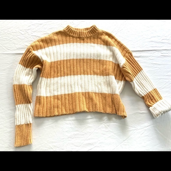 American Eagle Cropped Sweater Size S - Picture 1 of 4